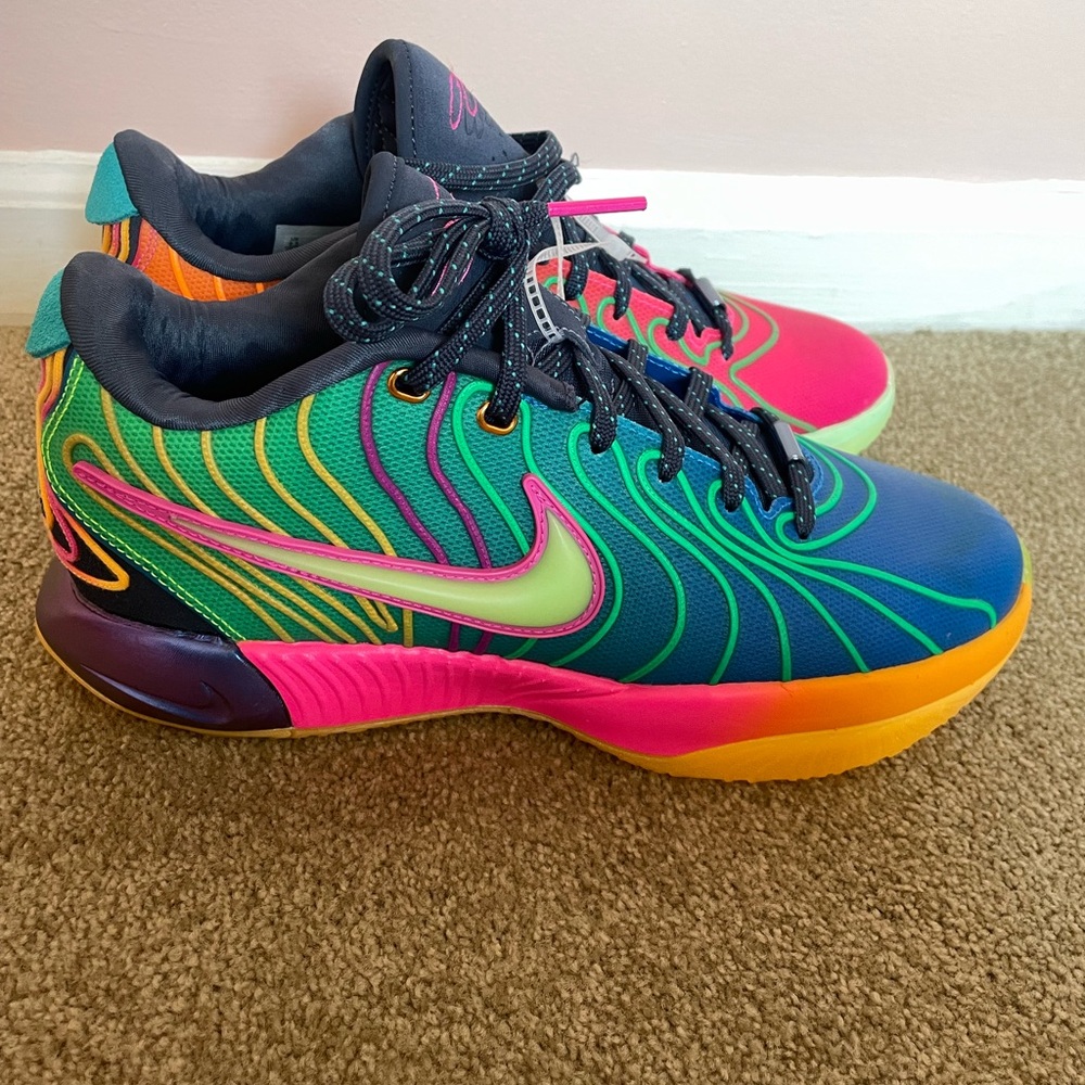 NWT LeBron James XXI 2023 Basketball Sneakers